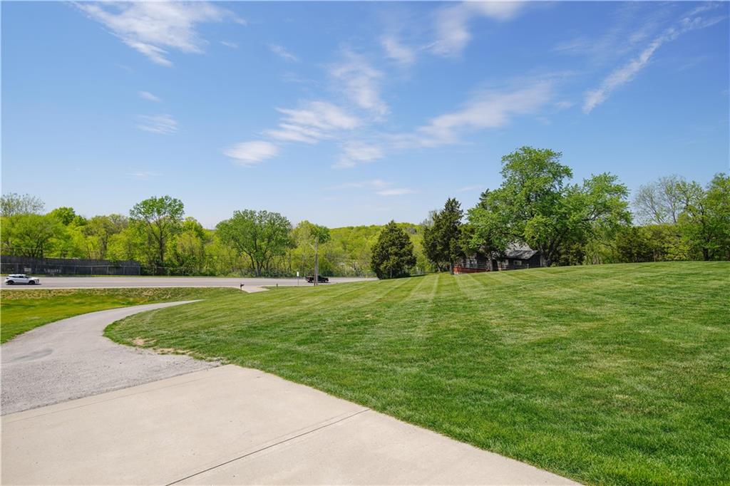 Lees Summit Rd, Independence, MO 64055