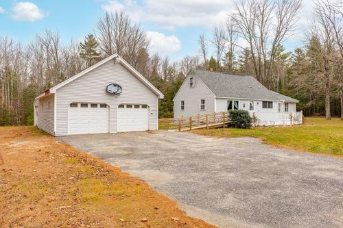 32 Grant Road, Freeport, ME, 04032 | Card Image