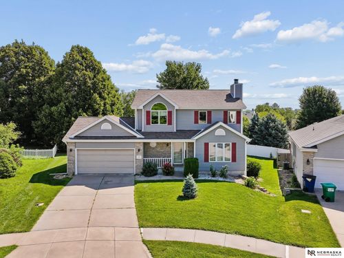 6530 Courtney Cir, Lincoln, NE, 68516-6052 | Card Image