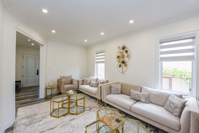 41 Darren Rd, House other with 6 bedrooms, 4 bathrooms and 4 parking in Brampton ON | Image 8
