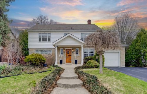 27 Lowrey Ave S, Cambridge, ON, N1R4Z4 | Card Image