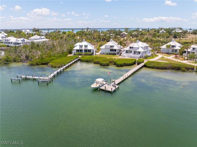 504 Useppa Island, House attached with 3 bedrooms, 2 bathrooms and null parking in Useppa Island FL | Image 4