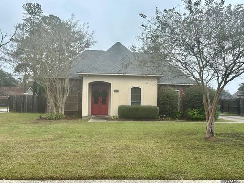 9041 Willow Point Dr, Denham Springs, LA, 70726-3133 | Card Image