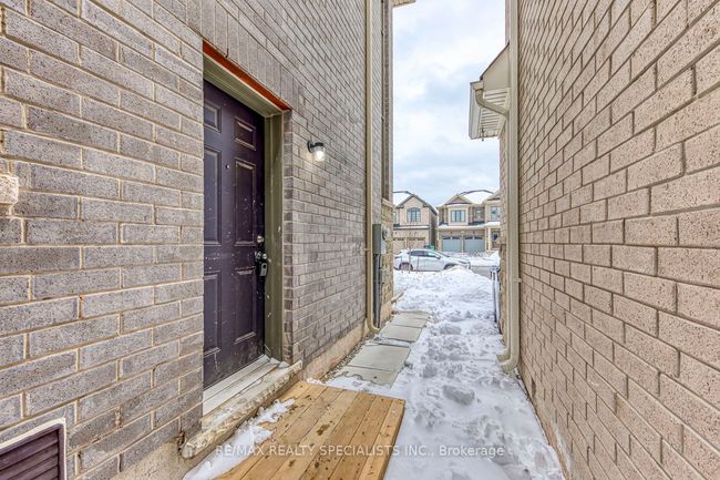 328 Valleyway Dr, House other with 8 bedrooms, 6 bathrooms and 4 parking in Brampton ON | Image 39