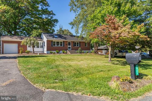 2527 Veterans Dr, WILMINGTON, DE, 19810-1239 | Card Image