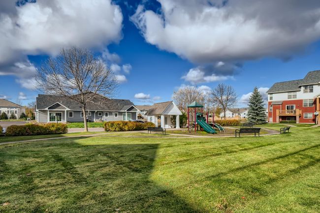 The Gateway Green Community has beautiful green spaces for outdoor enjoyment. | Image 30