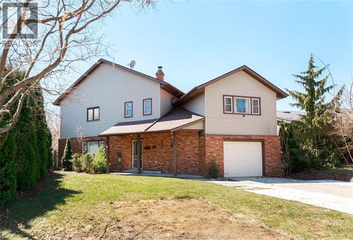 22 University Dr, Chatham, ON, N7L4V5 | Card Image