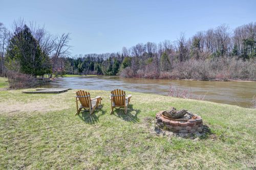 5871 W 12 Rd, Mesick, MI, 49668-9332 | Card Image