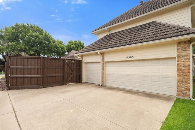 3 car garage re entry | Image 38