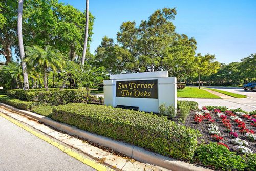 8404 Chapman Oak Ct, Palm Beach Gardens, FL, 33410-3254 | Card Image