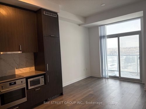 511-60 Honeycrisp Cres, Concord, ON, L4K0N5 | Card Image