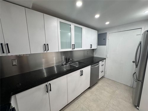 312-200 178th Dr, Sunny Isles Beach, FL, 33160-2810 | Card Image