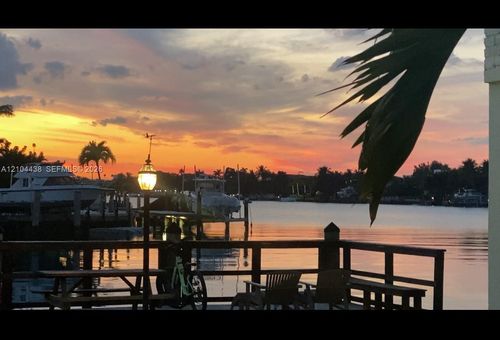 1a-8540 Byron Ave, Miami Beach, FL, 33141-4859 | Card Image