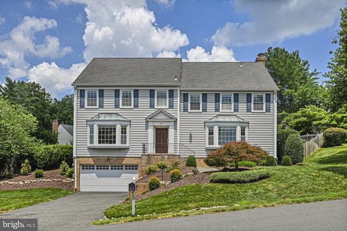 9810 Spring Ridge Ln, VIENNA, VA, 22182-1452 | Card Image