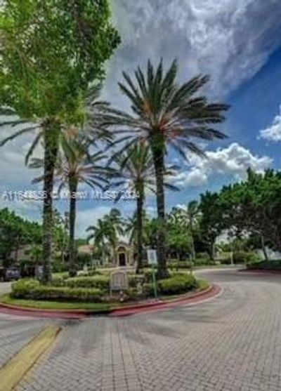 112 - 12124 Saint Andrews Pl, Condo with 3 bedrooms, 2 bathrooms and null parking in Miramar FL | Image 2