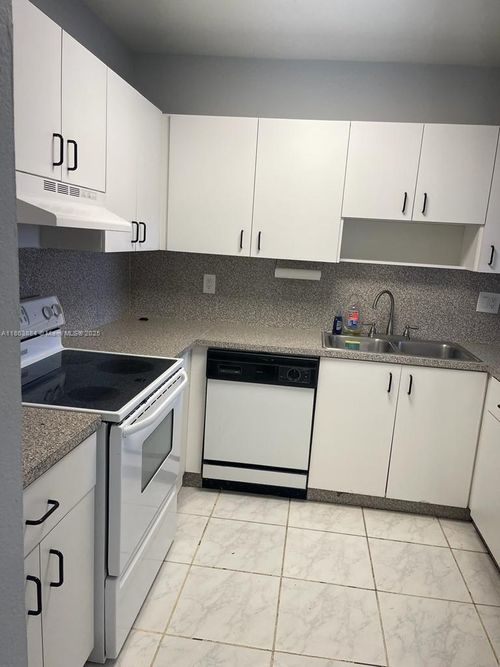 apt-f307-1900 W 68th St, Hialeah, FL, 33014-4478 | Card Image
