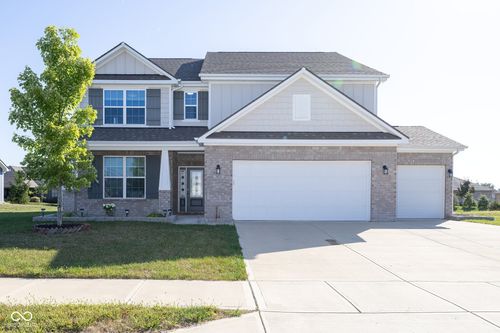 3924 Castle Hill Dr, Brownsburg, IN, 46112-7518 | Card Image
