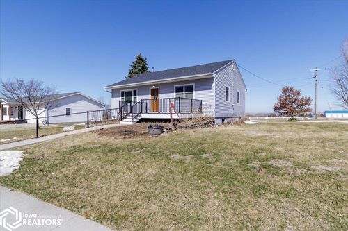 404 W Des Moines St, Brooklyn, IA, 52211-9213 | Card Image