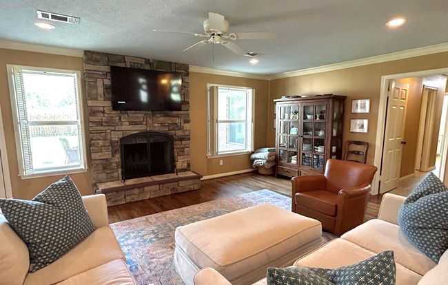 1340 Fenwick Cir, House other with 4 bedrooms, 3 bathrooms and null parking in Beaumont TX | Image 8