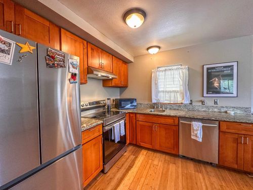 148 Hoomoku St, Kahului, HI, 96732-2562 | Card Image