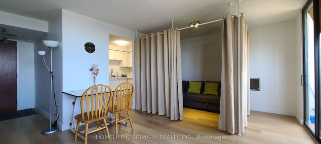 802 - 519 Dundas St W, Condo with 2 bedrooms, 1 bathrooms and null parking in Toronto ON | Image 8