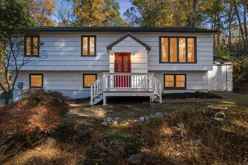 51 Charter Oak Dr, Oxford, CT, 06478-1526 | Card Image