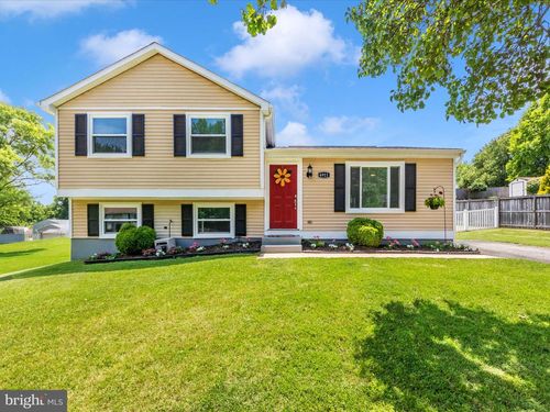 6911 Killarney St, CLINTON, MD, 20735-3832 | Card Image