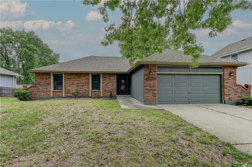 3711 Ne Ellison Dr, Lee's Summit, MO, 64064-1939 | Card Image