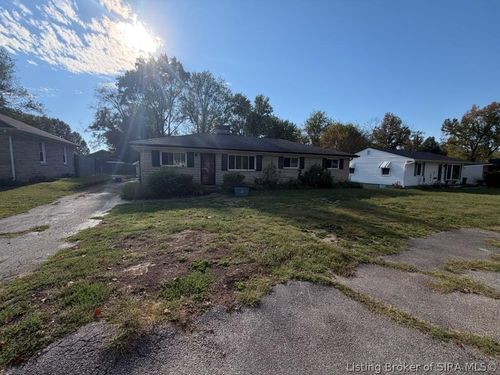 227 Longview Dr, Jeffersonville, IN, 47130-5637 | Card Image