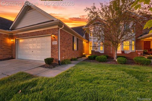 20660 Bishop Dr, Trenton, MI, 48183-7615 | Card Image
