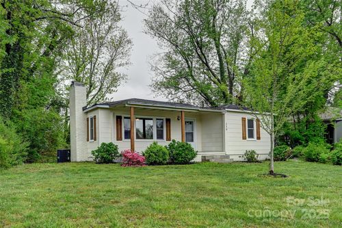 110 Maplewood Knoll Dr, East Flat Rock, NC, 28726-2543 | Card Image
