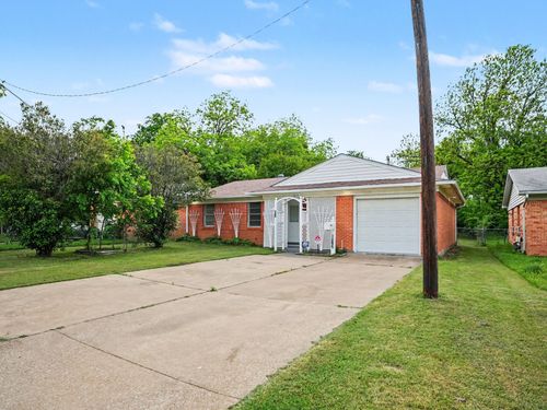 813 32nd Street, Grand Prairie, TX, 75050 | Card Image