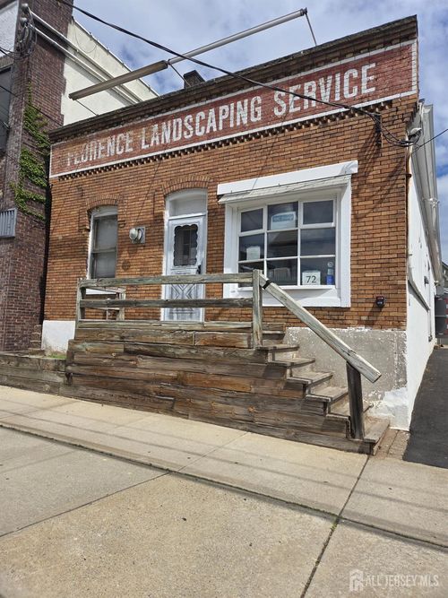 72-70-72 Fayette St, Perth Amboy, NJ, 08861-4237 | Card Image