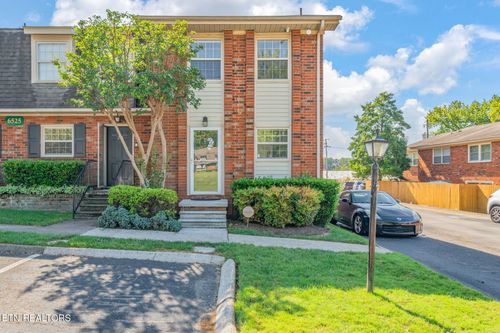 19-6525 Deane Hill Dr, Knoxville, TN, 37919-6009 | Card Image