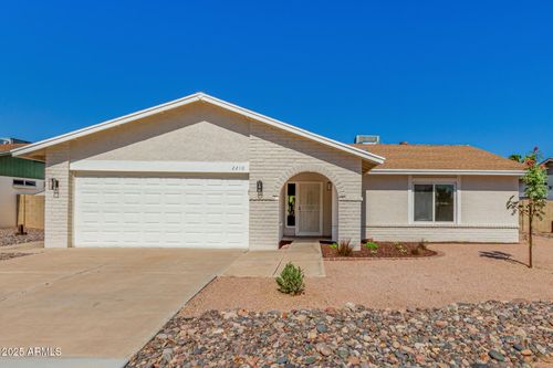 2210 N Los Altos Dr, Chandler, AZ, 85224-2137 | Card Image