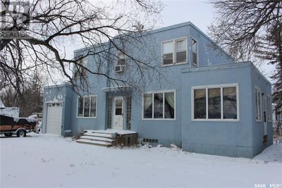 304 3 Rd St E, House other with 3 bedrooms, 2 bathrooms and null parking in Eston SK | Image 1