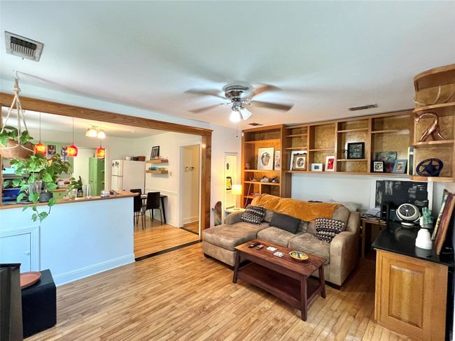 904 E 53 Rd 1/2 St, House other with 2 bedrooms, 2 bathrooms and 4 parking in Austin TX | Image 6