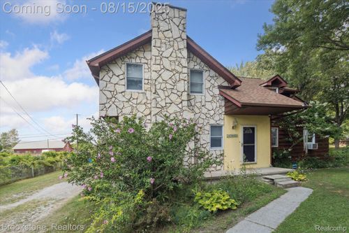 47645 Sugarbush Rd, Chesterfield, MI, 48047-2247 | Card Image