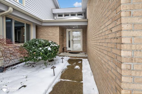 5386 Warwick Trl, Grand Blanc, MI, 48439-9578 | Card Image