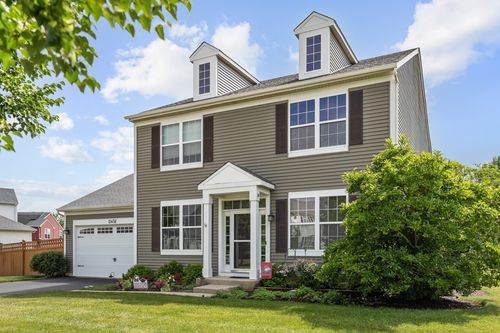 11476 Heritage Ln, Huntley, IL, 60142-8129 | Card Image