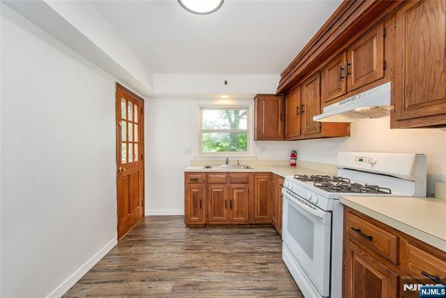 14 Van Wagoner Ave, Home with 2 bedrooms, 1 bathrooms and null parking in Clifton NJ | Image 8