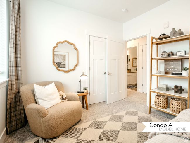 Sitting room with carpet | Image 10