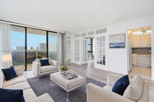 apt-901-3625 N Country Club Dr, Aventura, FL, 33180-1712 | Card Image