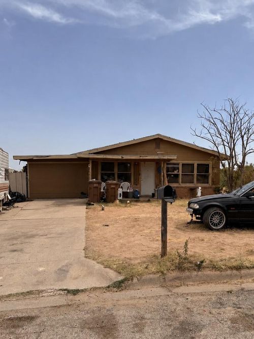 615 Steakley St, Big Spring, TX, 79720-3639 | Card Image