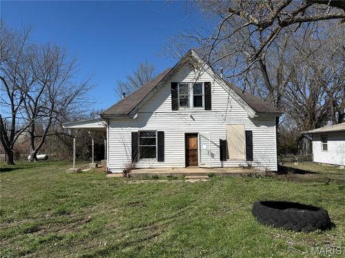 718 E Main St, Richland, MO, 65556-8412 | Card Image
