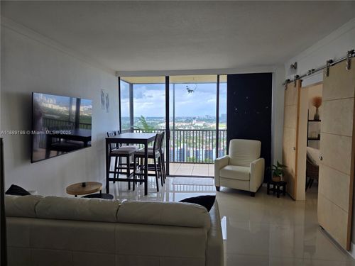 apt-2531-20379 W Country Club Dr, Aventura, FL, 33180-1629 | Card Image