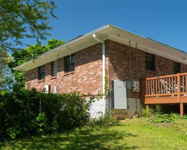 724 Camelot Way, House other with 3 bedrooms, 2 bathrooms and null parking in Norcross GA | Image 16