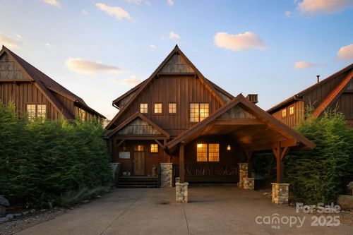 39 Eagle Park Cir, Banner Elk, NC, 28604-6185 | Card Image