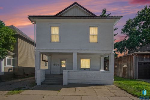 215 W 5th St Street, Canton, SD, 57013 | Card Image