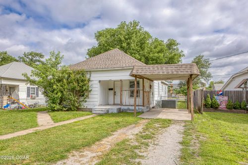 1207 W 7th St, Webb City, MO, 64870-2458 | Card Image